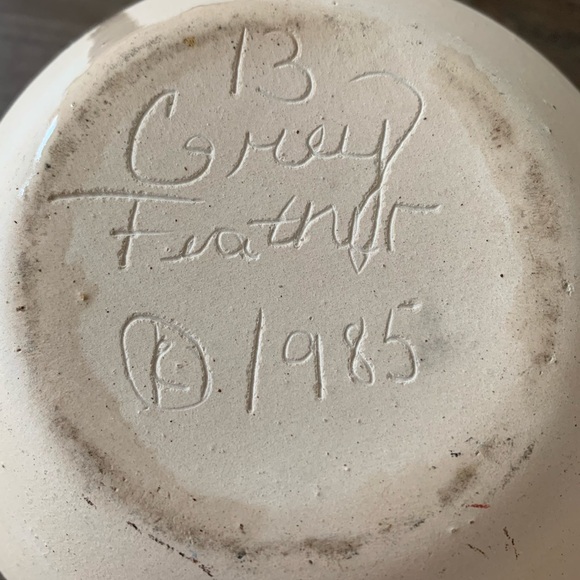 Vintage Native American Pottery Vase Signed By Grey Father, 1985 - Picture 6 of 13